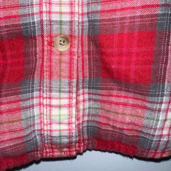 Eddie Bauer women’s button down - Picture 4 of 6